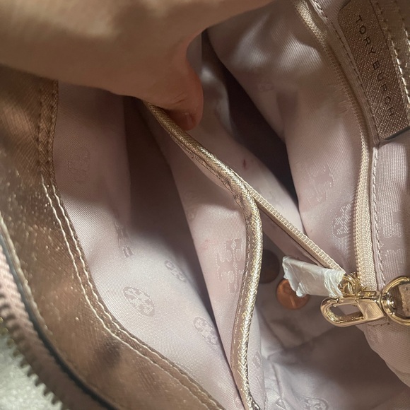 Tory Burch Metallic Gold Emerson crossbody - Picture 11 of 11